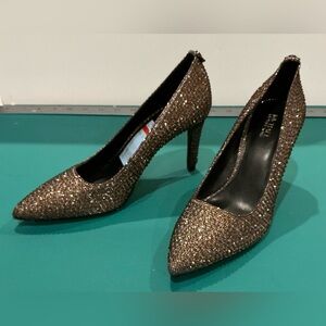 Michael Kors Dorothy Flex Pump in Glitter Mesh Gold Size 5.5